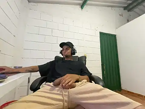 Max TheHorseDick online show from November 8, 10:46 pm