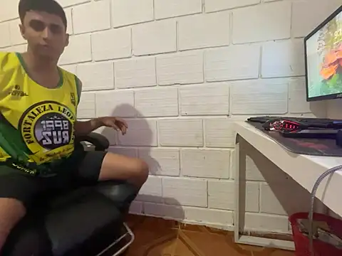 Max TheHorseDick online show from February 2, 2:21 am