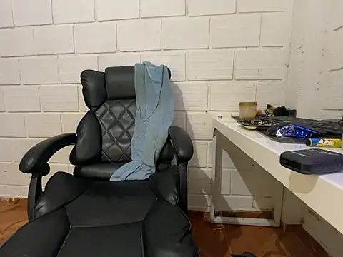 Max TheHorseDick online show from February 23, 11:49 pm