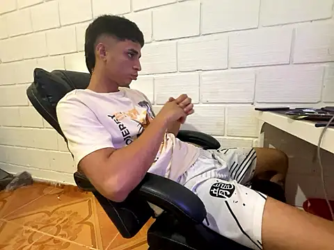 Max TheHorseDick online show from January 12, 10:25 pm