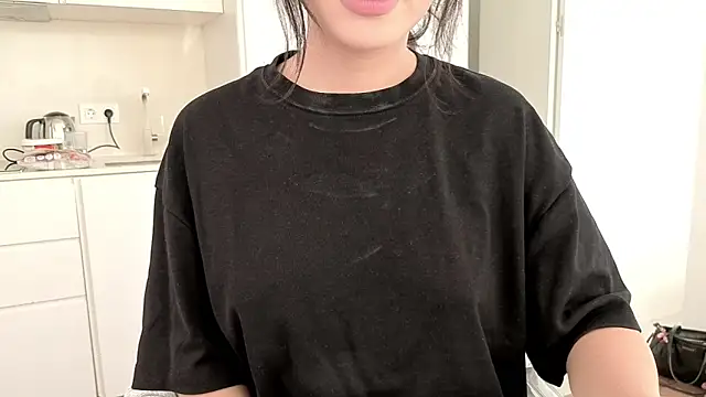 Snapshot of TammiLou chatting on February 23, 1:44 pm TammiLou online show from February 23, 1:44 pm