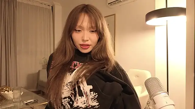 Snapshot of TammiLou chatting on December 22, 5:35 pm TammiLou online show from December 22, 5:35 pm