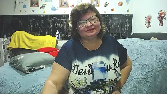 SweetMommaX online show from February 5, 3:30 pm