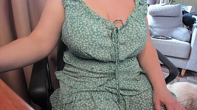 Snapshot of Anita-boobs chatting on March 15, 11:19 am Anita-boobs online show from March 15, 11:19 am