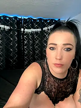 Snapshot of BonnyundClyde19 chatting on November 16, 2:00 pm BonnyundClyde19 online show from November 16, 2:00 pm