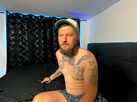 Snapshot of BonnyundClyde19 chatting on October 5, 2:30 pm BonnyundClyde19 online show from October 5, 2:30 pm