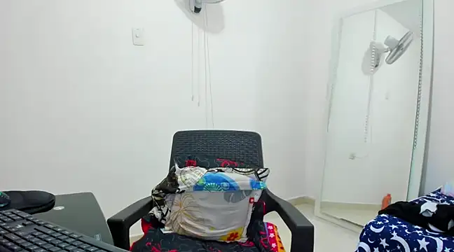 HUGEBOOBS MILF online show from December 28, 5:02 am