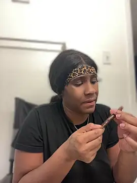 Foreignthababyy online show from April 15, 12:21 pm