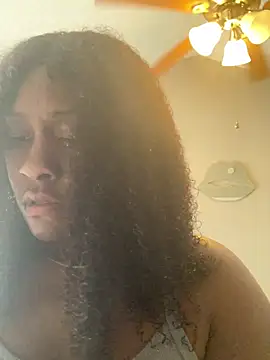 Foreignthababyy online show from November 8, 6:00 pm