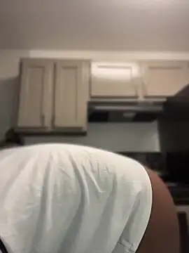 Foreignthababyy online show from April 17, 10:12 pm