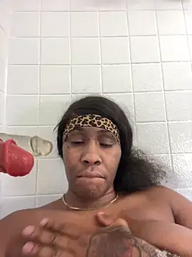 Foreignthababyy online show from April 3, 7:31 pm