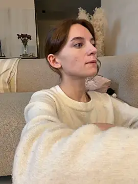 -AngelAri- online show from December 5, 9:30 am