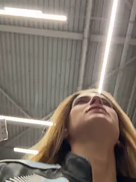 -AngelAri- online show from October 4, 9:05 pm