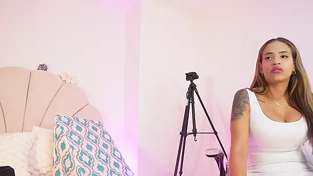 Snapshot of mssburbuja chatting on October 29, 3:16 am mssburbuja online show from October 29, 3:16 am