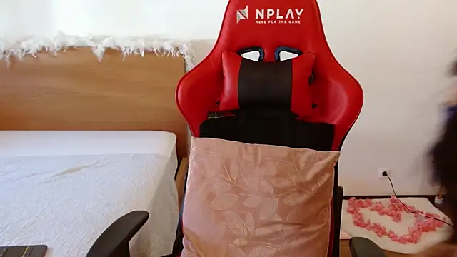 lucy luu  online show from October 2, 1:58 pm