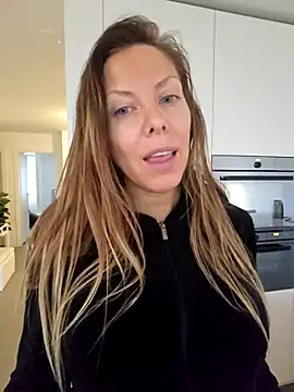 Snapshot of novaforyou1 chatting on December 15, 8:42 am novaforyou1 online show from December 15, 8:42 am