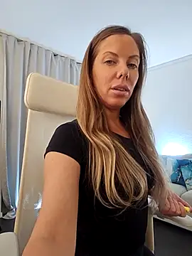 novaforyou1 online show from November 28, 4:51 pm