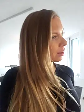 novaforyou1 online show from November 7, 3:27 pm