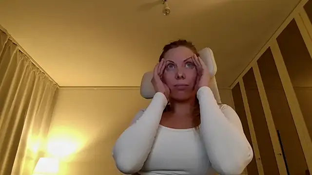 novaforyou1 online show from March 13, 8:58 pm