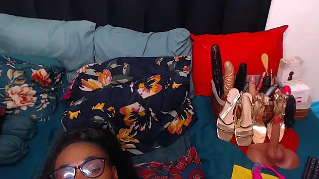 Snapshot of sexybootylicious chatting on October 12, 9:27 pm sexybootylicious online show from October 12, 9:27 pm