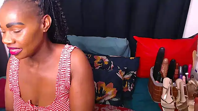 sexybootylicious online show from November 5, 9:01 am