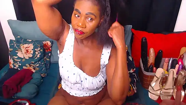 Snapshot of sexybootylicious chatting on October 17, 1:35 pm sexybootylicious online show from October 17, 1:35 pm