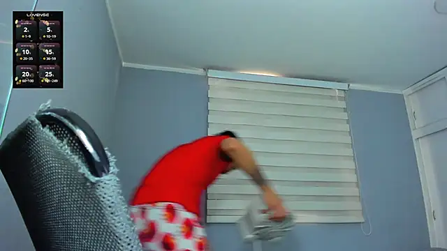 tom Howard online show from November 4, 6:44 pm