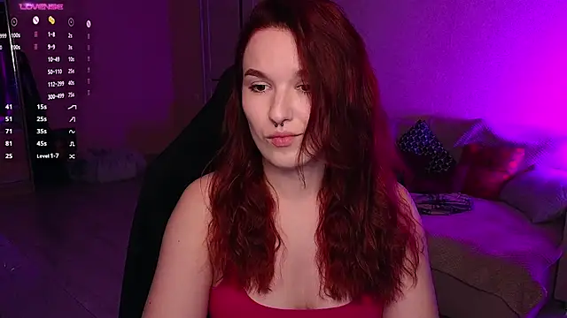 Snapshot of Val_lava chatting on September 22, 8:37 pm Val lava online show from September 22, 8:37 pm