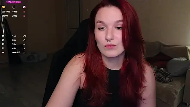 Snapshot of Val_lava chatting on October 8, 7:14 pm Val lava online show from October 8, 7:14 pm