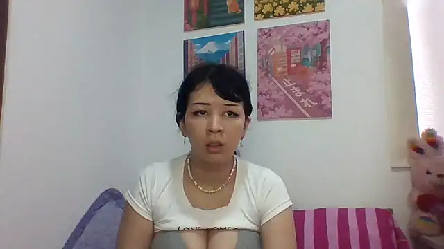 Snapshot of Haru_Queenn chatting on September 10, 9:03 pm Haru Queenn online show from September 10, 9:03 pm