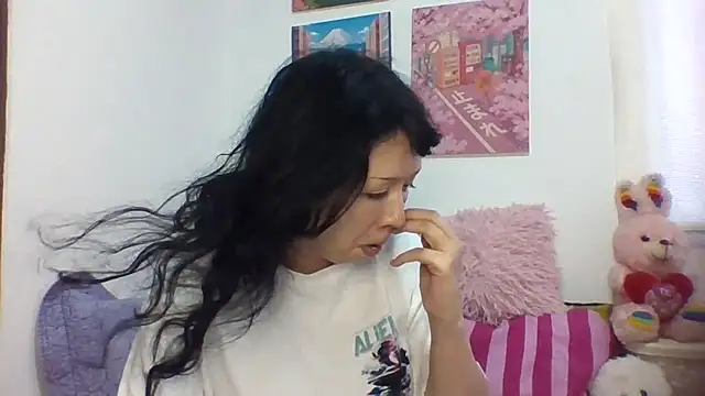 Snapshot of Haru_Queenn chatting on September 12, 9:25 pm Haru Queenn online show from September 12, 9:25 pm