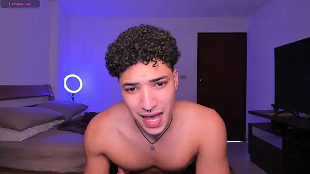 MitchellXD online show from December 6, 1:49 pm