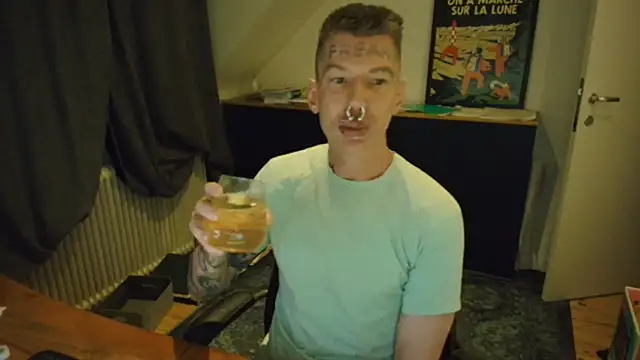 FREAK-Alex-Kanyon online show from March 4, 9:33 pm