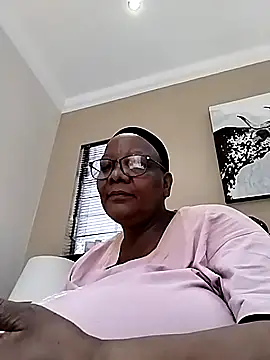 Snapshot of SEXYBOOBSNASS chatting on September 28, 8:54 am SEXYBOOBSNASS online show from September 28, 8:54 am