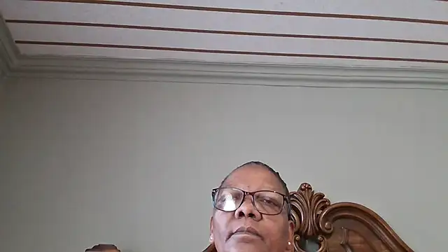 Snapshot of SEXYBOOBSNASS chatting on February 11, 9:20 am SEXYBOOBSNASS online show from February 11, 9:20 am