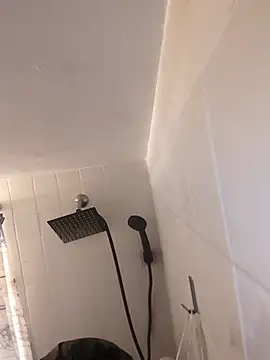 JadaSkyy online show from December 3, 5:12 pm