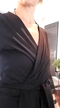 Snapshot of dancing_sexy_doll chatting on September 21, 10:09 am dancing sexy doll online show from September 21, 10:09 am