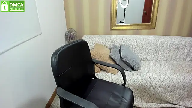 Snapshot of NicolettColin chatting on October 17, 6:53 pm NicolettColin online show from October 17, 6:53 pm