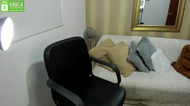 Snapshot of NicolettColin chatting on September 30, 6:25 pm NicolettColin online show from September 30, 6:25 pm