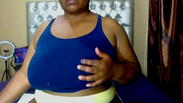 missboobsxx online show from October 28, 12:59 pm