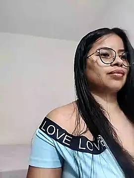 charlotte moineau online show from February 4, 11:06 pm