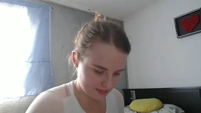 Snapshot of HellenMiyer1111 chatting on February 27, 9:14 pm HellenMiyer1111 online show from February 27, 9:14 pm