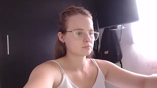 Snapshot of HellenMiyer1111 chatting on February 16, 7:38 pm HellenMiyer1111 online show from February 16, 7:38 pm