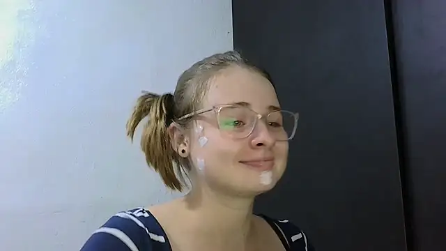 HellenMiyer1111 online show from April 1, 2:24 am