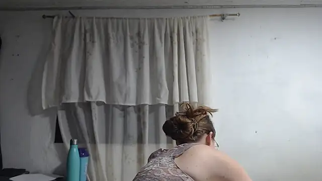 Snapshot of HellenMiyer1111 chatting on September 30, 11:00 pm HellenMiyer1111 online show from September 30, 11:00 pm