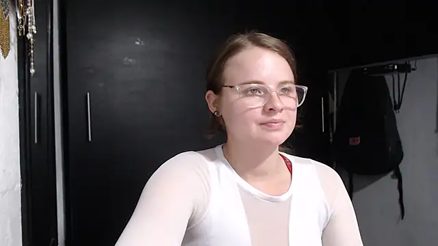 Snapshot of HellenMiyer1111 chatting on February 24, 12:09 am HellenMiyer1111 online show from February 24, 12:09 am