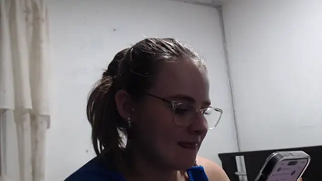 Snapshot of HellenMiyer1111 chatting on September 25, 2:39 am HellenMiyer1111 online show from September 25, 2:39 am