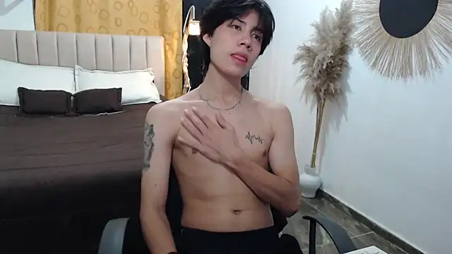 Elio-cam online show from April 2, 8:21 am