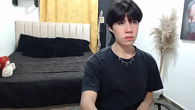Elio-cam online show from May 8, 1:09 am