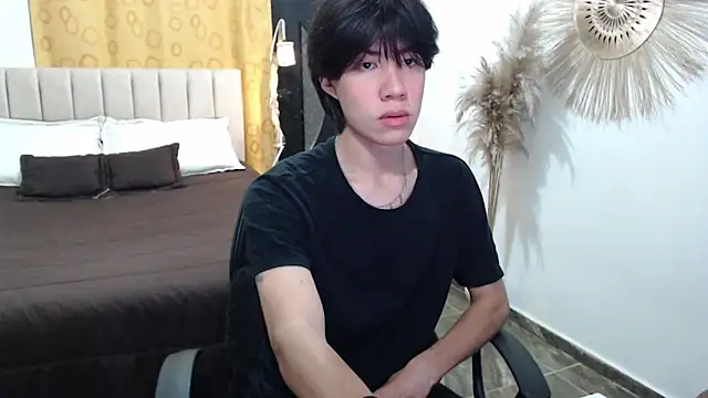 Snapshot of Elio-cam chatting on November 11, 8:31 am Elio-cam online show from November 11, 8:31 am